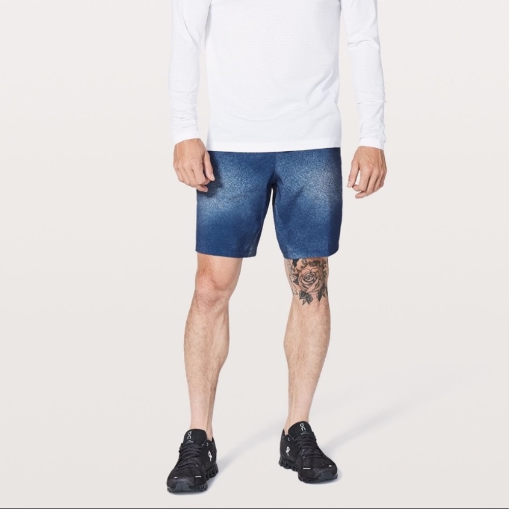Lululemon Pace Breaker Shorts size Medium